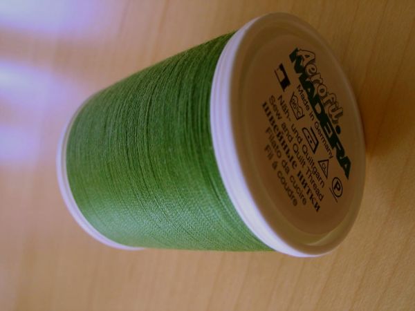 Madeira Aerofil, No.120 1000m, Farbe 8996, grasgrün